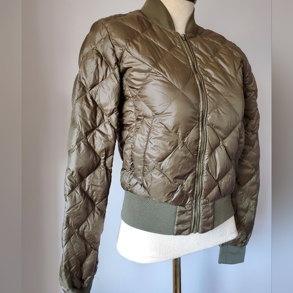 TNA the league jacket. lightweight goose down green puffer. Size small - Picture 2 of 8